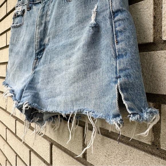 Abercrombie & Fitch The Mom Short High Rise Distressed Denim Cutoff Jean Shorts - Picture 4 of 8